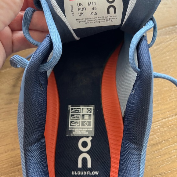 Brand new no box Men’s Cloud Sneakers - Picture 4 of 5